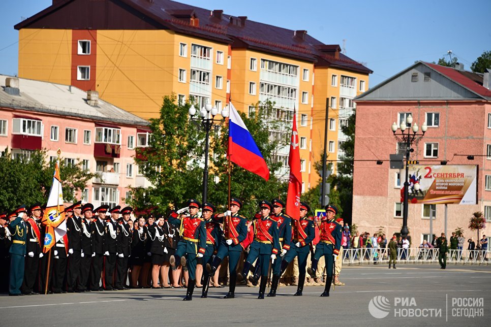 Торжественный парад в Южно-Сахалинске Торжественный парад в Южно-Сахалинске