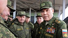 Начальник Генштаба Вооруженных сил РФ Валерий Герасимов во время учений Запад-2017 в Ленинградской области. 14 сентября 2017 Начальник Генштаба Вооруженных сил РФ Валерий Герасимов во время учений Запад-2017 в Ленинградской области. 14 сентября 2017