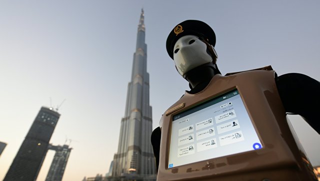 Первый в мире робот-полицейский в Дубае, ОАЭ. Архивное фото