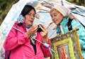 Участники VI Елисаветинского крестного хода во время переправы через Москву-реку из села Ильинское в село Усово Участники VI Елисаветинского крестного хода во время переправы через Москву-реку из села Ильинское в село Усово