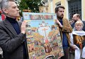 Верующие у храма Ильи Пророка в селе Ильинское в Московской области Верующие у храма Ильи Пророка в селе Ильинское в Московской области