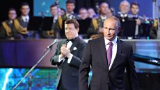 Президент РФ поздравил Иосифа Кобзона с 80-летием на сцене Государственного Кремлевского дворца. 20 сентября 2017 Президент РФ поздравил Иосифа Кобзона с 80-летием на сцене Государственного Кремлевского дворца. 20 сентября 2017