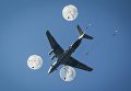 Десантирование из самолета Ил-76МД во время совместных российско-египетских тактических учений Защитники дружбы-2017 на полигоне Раевский в Краснодарском крае Десантирование из самолета Ил-76МД во время совместных российско-египетских тактических учений Защитники дружбы-2017 на полигоне Раевский в Краснодарском крае