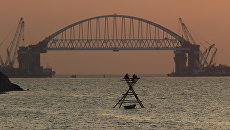 Строительство моста через Керченский пролив в Крыму. Архивное фото Строительство моста через Керченский пролив в Крыму. Архивное фото