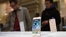 Новые смартфоны iPhone 8 и iPhone 8 Plus представлены на продажу в торговом центре ГУМ. 29 сентября 2017 Новые смартфоны iPhone 8 и iPhone 8 Plus представлены на продажу в торговом центре ГУМ. 29 сентября 2017