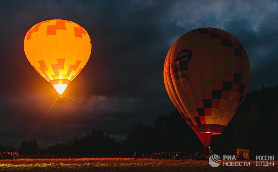 Участники фестиваля воздушных шаров SkyFlyFest 2017 в Ивановской области Участники фестиваля воздушных шаров SkyFlyFest 2017 в Ивановской области