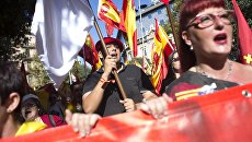 Участники митинга в защиту единства Испании в Барселоне. 8 октября 2017 Участники митинга в защиту единства Испании в Барселоне. 8 октября 2017