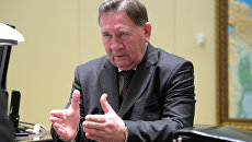 Губернатор Курской области Александр Михайлов во время встречи с Владимиром Путиным. 16 октября 2017 Губернатор Курской области Александр Михайлов во время встречи с Владимиром Путиным. 16 октября 2017