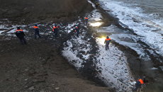 Спасатели продолжают поисковую операцию в районе крушения вертолёта Ми-8 у Шпицбергена. 3 ноября 2017 Спасатели продолжают поисковую операцию в районе крушения вертолёта Ми-8 у Шпицбергена. 3 ноября 2017