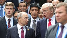 Президент России Владимир Путин и президент США Дональд Трамп. архивное фото Президент России Владимир Путин и президент США Дональд Трамп. архивное фото