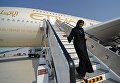 Женщина на Международной авиационно-космической выставке Dubai Airshow 2017 Женщина на Международной авиационно-космической выставке Dubai Airshow 2017