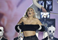 Британская певица Энн-Мари во время выступление на MTV Europe Music Awards Британская певица Энн-Мари во время выступление на MTV Europe Music Awards
