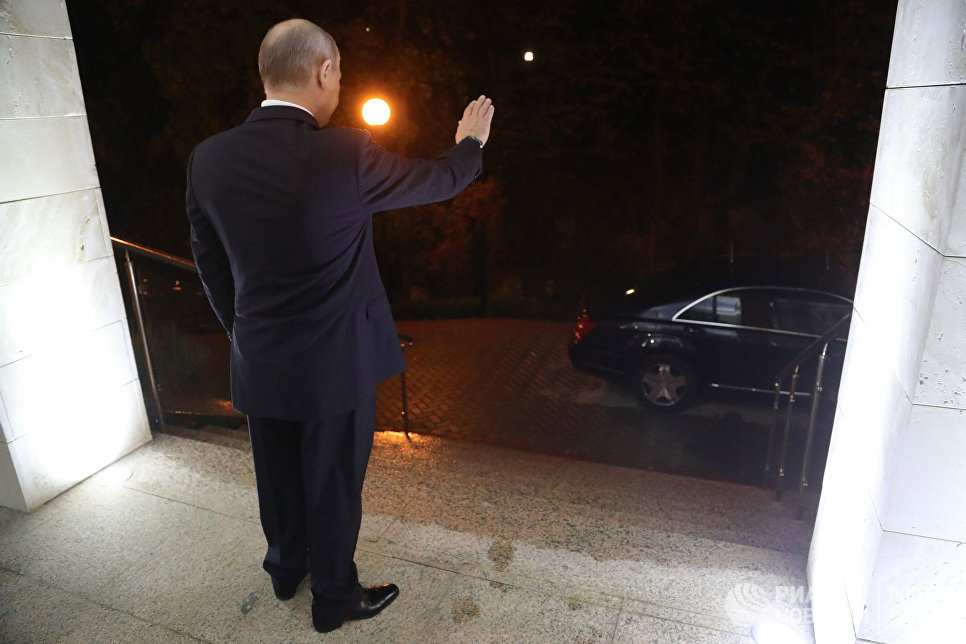 Президент РФ Владимир Путин после встречи с президентом Сирии Башаром Асадом Президент РФ Владимир Путин после встречи с президентом Сирии Башаром Асадом