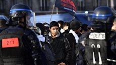 Участники акции протеста против реформы образования в Париже. Архивное фото Участники акции протеста против реформы образования в Париже. Архивное фото