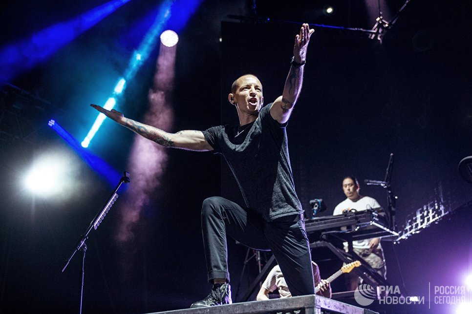 Участник американской группы Linkin Park Честер Беннингтон Участник американской группы Linkin Park Честер Беннингтон