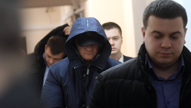 Суд продлил срок ареста экс-следователя Крамаренко 