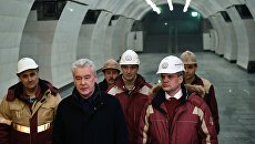 Мэр Москвы Сергей Собянин и генеральный директор ОАО Мосметрострой Сергей Жуков во время осмотра строящейся станции московского метро Окружная. 9 января 2018 Мэр Москвы Сергей Собянин и генеральный директор ОАО Мосметрострой Сергей Жуков во время осмотра строящейся станции московского метро Окружная. 9 января 2018