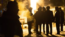 Сотрудники специальных служб на месте взрыва газа в жилом доме по 5-й Кордной улице в Омске. 12 января 2018 Сотрудники специальных служб на месте взрыва газа в жилом доме по 5-й Кордной улице в Омске. 12 января 2018