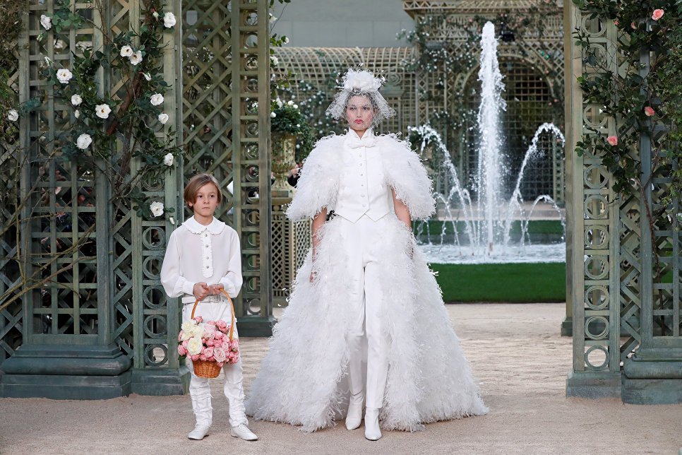 Показ коллекции Karl Lagerfeld для дома моды Chanel в рамках Недели высокой моды в Париже