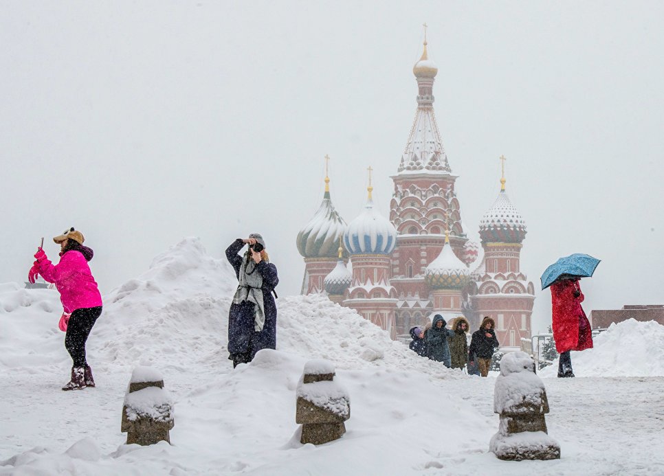 Снегопад на красной площади