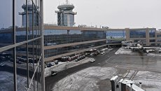 Здание Московского аэропорта Домодедово. Архивное фото Здание Московского аэропорта Домодедово. Архивное фото