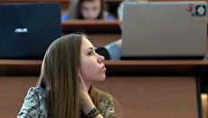 Студенты на занятиях. Архивное фото Студенты на занятиях. Архивное фото