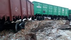 На территории Каменского элеватора товарный поезд сошел с рельсов, Камень-на-Оби. 5 марта 2018 На территории Каменского элеватора товарный поезд сошел с рельсов, Камень-на-Оби. 5 марта 2018