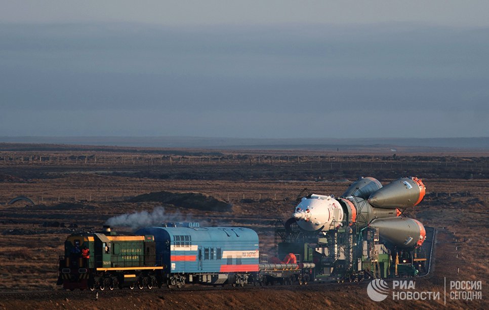 Вывоз ракеты-носителя Союз-ФГ c транспортным пилотируемым кораблем Союз МС-08 на стартовую площадку космодрома Байконур Вывоз ракеты-носителя Союз-ФГ c транспортным пилотируемым кораблем Союз МС-08 на стартовую площадку космодрома Байконур