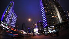 Здания на Новом Арбате в Москве, подсвеченные синим цветом в рамках международной акции Зажги синим (Light It Up Blue), которая приурочена к Всемирному дню распространения информации об аутизме Здания на Новом Арбате в Москве, подсвеченные синим цветом в рамках международной акции Зажги синим (Light It Up Blue), которая приурочена к Всемирному дню распространения информации об аутизме