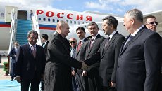 Владимир Путин во время встречи в аэропорту Эсенбога. 3 апреля 2018 Владимир Путин во время встречи в аэропорту Эсенбога. 3 апреля 2018