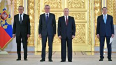Владимир Путин и чрезвычайный и полномочный посол Австрийской Республики Йоханнес Айгнер на церемонии вручения верительных грамот. 11 апреля 2018 Владимир Путин и чрезвычайный и полномочный посол Австрийской Республики Йоханнес Айгнер на церемонии вручения верительных грамот. 11 апреля 2018
