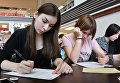 Участники ежегодной образовательной акции по проверке грамотности Тотальный диктант-2018 в Дальневосточном федеральном университете во Владивостоке Участники ежегодной образовательной акции по проверке грамотности Тотальный диктант-2018 в Дальневосточном федеральном университете во Владивостоке