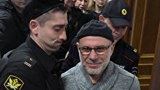Бывший директор Гоголь-центра Алексей Малобродский, обвиняемый по делу о хищениях в Седьмой студии, в Басманном суде Москвы. 18 апреля 2018 Бывший директор Гоголь-центра Алексей Малобродский, обвиняемый по делу о хищениях в Седьмой студии, в Басманном суде Москвы. 18 апреля 2018
