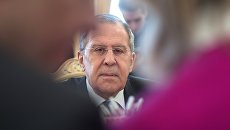 Министр иностранных дел РФ Сергей Лавров во время встречи с министром европейских, интеграционных и иностранных дел Австрии Карин Кнайсль. Архивное фото Министр иностранных дел РФ Сергей Лавров во время встречи с министром европейских, интеграционных и иностранных дел Австрии Карин Кнайсль. Архивное фото