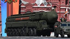 Транспортно-пусковой контейнер комплекса РС-24 Ярс на военном параде, посвященном 73-й годовщине Победы в Великой Отечественной войне 1941-1945 годов Транспортно-пусковой контейнер комплекса РС-24 Ярс на военном параде, посвященном 73-й годовщине Победы в Великой Отечественной войне 1941-1945 годов