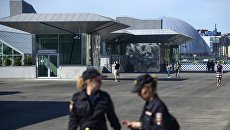 Вход станции метро Новокрестовская в Санкт-Петербурге. Архивное фото Вход станции метро Новокрестовская в Санкт-Петербурге. Архивное фото