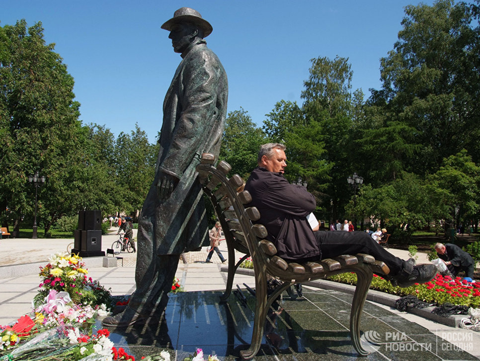 Фото на памятник великий новгород