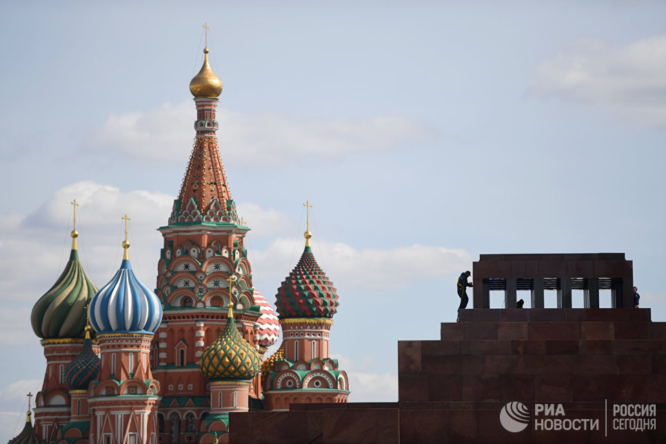 Мощи василия блаженного в москве фото