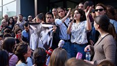 Участники акции протеста в Тбилиси. Архивное фото Участники акции протеста в Тбилиси. Архивное фото