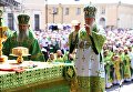 Патриарх Московский и Всея Руси Кирилл во время божественной литургии в праздник в честь вологодских святых на Кремлевской площади, у стен Вологодского кремля и Софийского собора Патриарх Московский и Всея Руси Кирилл во время божественной литургии в праздник в честь вологодских святых на Кремлевской площади, у стен Вологодского кремля и Софийского собора