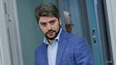 Глава Таганского муниципального округа, кандидат на пост мэра Москвы от партии Справедливая Россия Илья Свиридов перед пресс-конференцией, посвященной старту избирательной кампании Глава Таганского муниципального округа, кандидат на пост мэра Москвы от партии Справедливая Россия Илья Свиридов перед пресс-конференцией, посвященной старту избирательной кампании