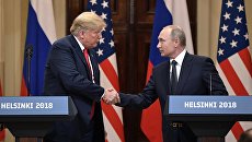 Президент РФ Владимир Путин и президент США Дональд Трамп во время пресс-конференции в Хельсинки. 16 июля 2018 Президент РФ Владимир Путин и президент США Дональд Трамп во время пресс-конференции в Хельсинки. 16 июля 2018