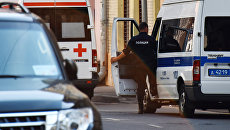 Автомобили скорой помощи и полиции. Архивное фото Автомобили скорой помощи и полиции. Архивное фото