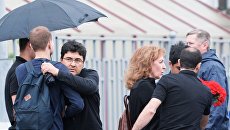 Прощание с убитым в Центральноафриканской республике оператором Кириллом Радченко в московском судебно-медицинском морге №1 в Царицыно. 7 августа 2018 Прощание с убитым в Центральноафриканской республике оператором Кириллом Радченко в московском судебно-медицинском морге №1 в Царицыно. 7 августа 2018