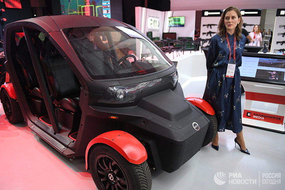 Электрический автомобиль на презентации новых разработок концерна Калашников в рамках IV Международного военно-технического форума Армия-2018 в КВЦ Патриот Электрический автомобиль на презентации новых разработок концерна Калашников в рамках IV Международного военно-технического форума Армия-2018 в КВЦ Патриот