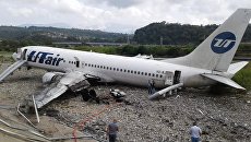 Самолет Boeing 737-800 авиакомпании Utair, совершивший аварийную посадку в Сочи. 1 сентября 2018 Самолет Boeing 737-800 авиакомпании Utair, совершивший аварийную посадку в Сочи. 1 сентября 2018