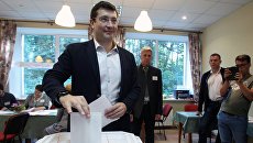 Временно исполняющий обязанности губернатора Нижегородской области Глеб Никитин голосует на избирательном участке в Нижегородской области в единый день голосования Временно исполняющий обязанности губернатора Нижегородской области Глеб Никитин голосует на избирательном участке в Нижегородской области в единый день голосования