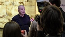 Актер Сергей Селин отвечает на вопросы журналистов Актер Сергей Селин отвечает на вопросы журналистов