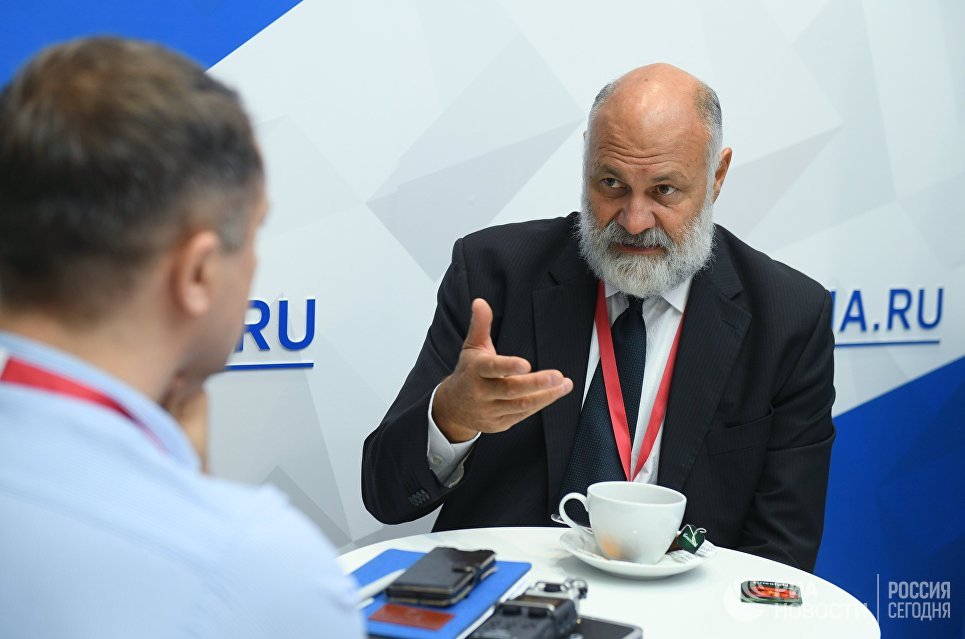Лауреат Нобелевской премии мира, член совета директоров Европейского средиземноморского центра климатических изменений Риккардо Валентини Лауреат Нобелевской премии мира, член совета директоров Европейского средиземноморского центра климатических изменений Риккардо Валентини