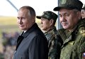 Владимир Путин на параде участников военных маневров Восток-2018 на забайкальском полигоне Цугол. 13 сентября 2018 Владимир Путин на параде участников военных маневров Восток-2018 на забайкальском полигоне Цугол. 13 сентября 2018